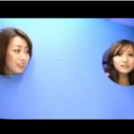 固定されボードから顔を出した女性にザーメンを擦り付ける！