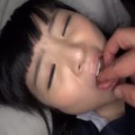巨乳のロリ系JKがぐっすり寝てたらみんなも襲っちゃうよね？