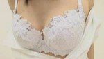 美人介護士さんがお爺ちゃんのチ○ポを元気にする為に巨乳を見せちゃうｗ